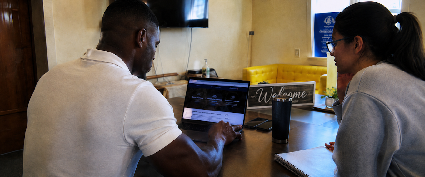 MimiByte consultation at a workspace